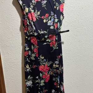 Beautiful Navy floral dress with belt